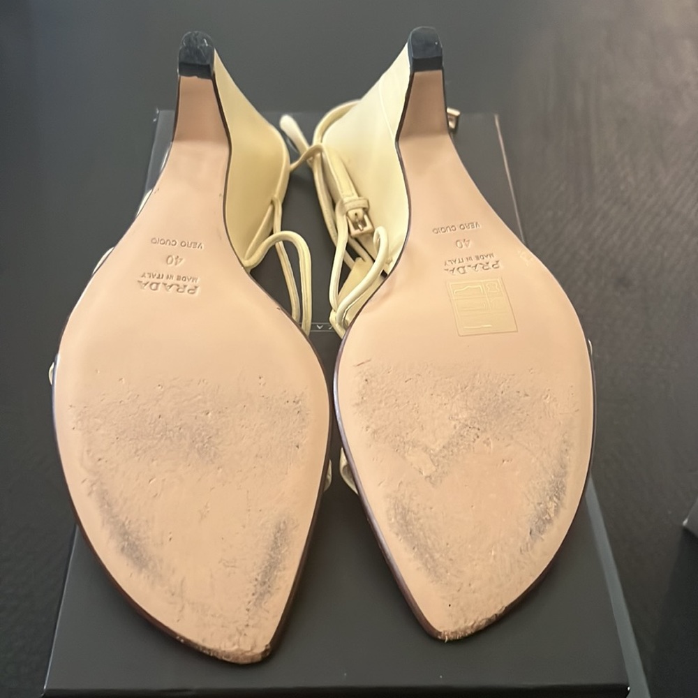 Prada heels - Picture 5 of 6